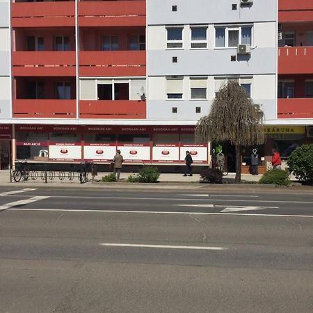 Marika Apartman Hajdúszoboszló Buitenkant foto