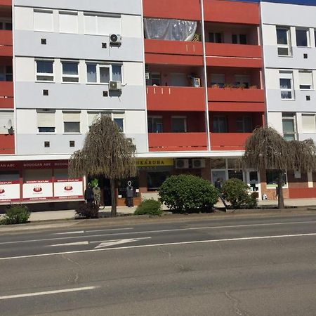 Marika Apartman Hajdúszoboszló Buitenkant foto